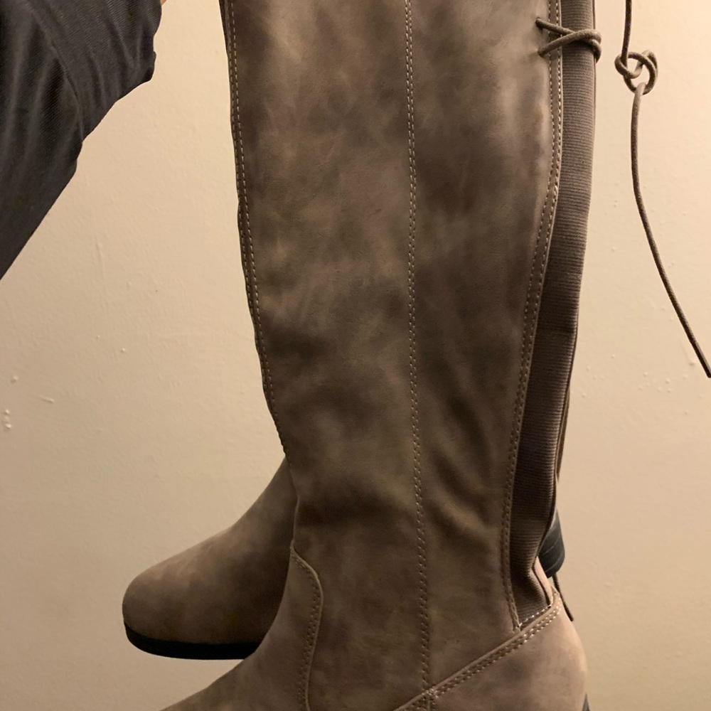 Gray boots - Picture 5 of 5